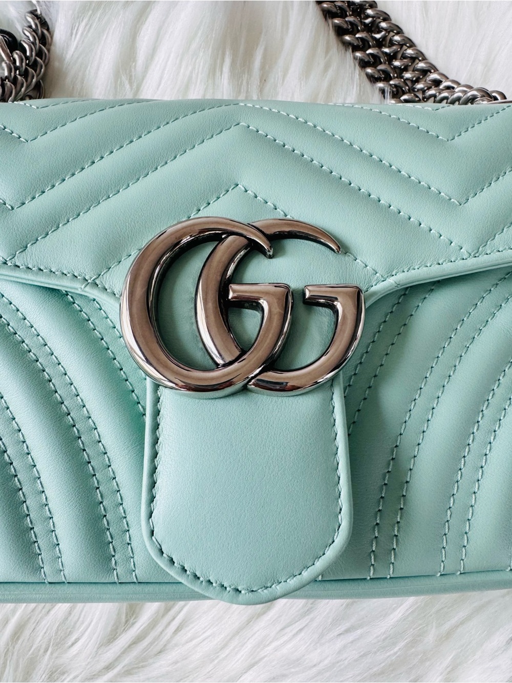🎡🎡Gucci Mint Green GG Marmont Quilted Leather Medium Bag and New Burberry Bag - Picture 7 of 11